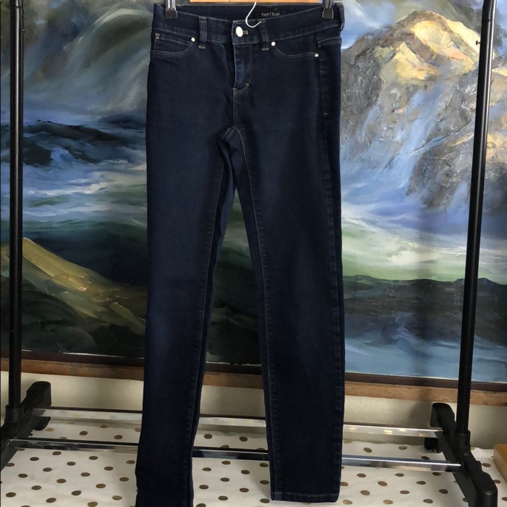 White House black market  xxs short jeans